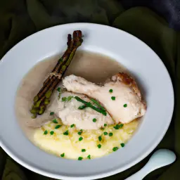 Kaninchen in Estragonsoße mit Knödel